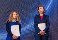 Mokslų akademijoje apdovanoti Lietuvai tarptautinėse olimpiadose atstovavę mokiniai
