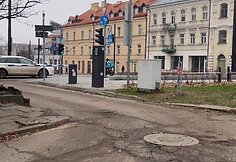 Egmonto Bžesko užfiksuotas vaizdas automobilių stovėjimo aik&scaron;telėje