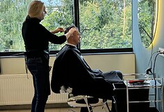 „Ogmios miesto“ vaikų kirpykla „Čik Čik“ neįmanomą pavertė įmanomu: kodėl kirptis nemėgstantys mažieji čia laukia kiekvieno vizito?