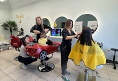 „Ogmios miesto“ vaikų kirpykla „Čik Čik“ neįmanomą pavertė įmanomu: kodėl kirptis nemėgstantys mažieji čia laukia kiekvieno vizito?
