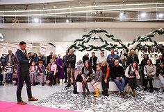 &Scaron;ventinis spindesys ant podiumo &ndash; &bdquo;Catwalk&ldquo; kalėdinis madų &scaron;ou &bdquo;Vilnius Outlet&ldquo;