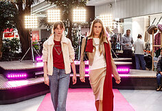 &Scaron;ventinis spindesys ant podiumo &ndash; &bdquo;Catwalk&ldquo; kalėdinis madų &scaron;ou &bdquo;Vilnius Outlet&ldquo;