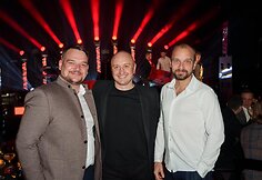 Įspūdingoje erdvėje &bdquo;Porsche&ldquo; automobilių apsuptyje &ndash; įmonių grupės &bdquo;Lorus&ldquo; &scaron;ventė