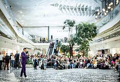 Šį savaitgalį visi keliai veda į „Vilnius Outlet“: kokios nemokamos pramogos ir vaišės dovanojamos 5-ojo gimtadienio proga?