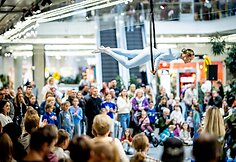 Šį savaitgalį visi keliai veda į „Vilnius Outlet“: kokios nemokamos pramogos ir vaišės dovanojamos 5-ojo gimtadienio proga?