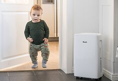 Namuose drėgna, kaupiasi kondensatas ant langų. Kaip apsaugoti savo namus nuo pelėsio? 