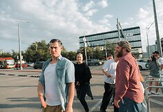 Stand-up šou „Sudeginti tiltai 2“ video filmavimo užkulisiai /Organizatorių nuotr.