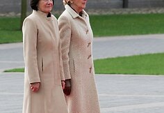  Ponia Marija Kačynska (Maria Kaczyńska) ir ponia Alma Adamkienė