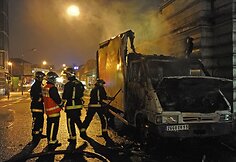 Protesto dalyvių padegtas automobilis