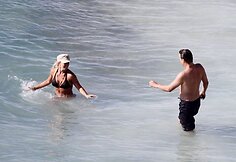 Britney Spears atostogos Karibų salose