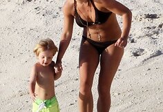 Britney Spears atostogos Karibų salose
