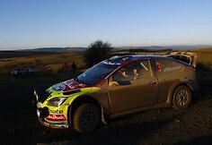 Suomis Mikko Hirvonenas vairuoja &bdquo;Ford Focus&ldquo;