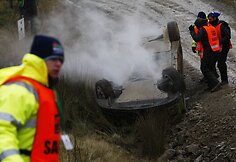 Suomis Mikko Hirvonenas vairuoja &bdquo;Ford Focus&ldquo;