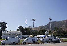 Forest Lawn laidojimo namai, kuriuose ceremonijai rengiami M.Jacksono palaikai