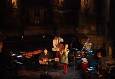 Giedrė Kilčiauskienė su grupe