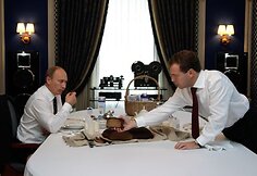 V.Putinas ir D.Medvedevas prezidentinėje rezidencijoje