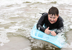 &bdquo;Surf Camp&ldquo; užsiėmimai su specialių poreikių vaikais
