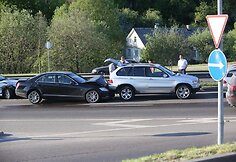 Tūkstantmečio gatvėje susidūrė keturi automobiliai