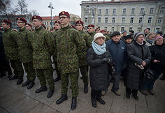 Katedros aikštėje Vilniuje įvyko Lietuvos vėliavos dienos minėjimas.