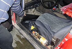 Cigaretės automobilio slėptuvėje