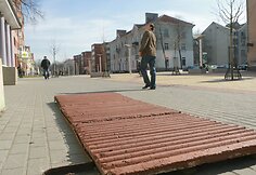 Balkono dalis ant žemės