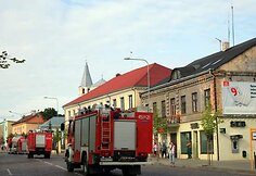 Lenkų ugniagesiai per Ukmergę važiuoja namo