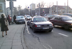 Apdegęs automobilis