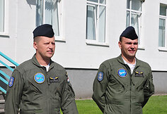 Majoras Marius Matulaitis (kairėje) ir vyr. leitenantas Povilas Stučka