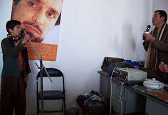 Visose Čagčarano įstaigose ant sienų garbingiausiose vietose galima pamatyti paskutiniojo Šiaurės aljanso vado Ahmado Šacho Masudo, kovojusio su Talibanu, atvaizdus.