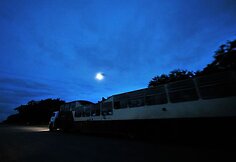 Tekančią saulę paslėpė debesys...