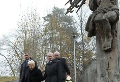 Seimo Pirmininkė lankė kapus.
