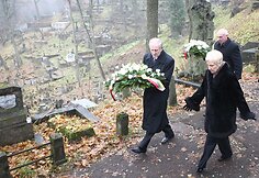 Seimo Pirmininkė lankė kapus.