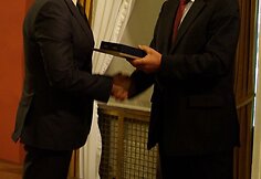 Buvo apdovanoti ir sportininkų treneriai.