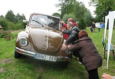 „Vabalais“ vadinamų automobilių entuziastai savaitgalį šventė sezono uždarymą.