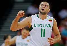 LInas Kleiza