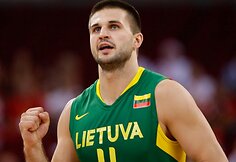 LInas Kleiza