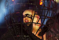 Lady Gaga Naujųjų metų sutikimo koncerte Niujorke