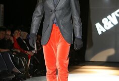 Aleksandro Pogrebnojaus ir Vidos Simanavičiūtės kolekcijos modelis