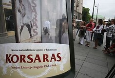 Balerinos šoko fragmentus iš spektaklio „Korsaras“