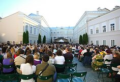 Lietuvos valstybinio simfoninio orkestro ir garsių atlikėjų koncertas „Simply The Best“