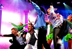 Afric Simone su Ruslanu koncertą pavertė nevaldoma fiesta.