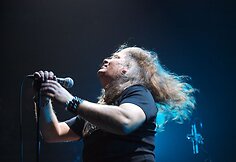 Sostinėje klausytojus džiugino atsikūrusios grupės „Rainbow“ muzikantai.