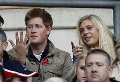 Princas Haris ir Chelsy Davy kartu pastebėti regbio rungtynėse.