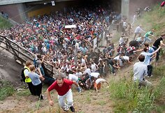 Festivalyje „Love parade“ šeštadienį žuvo 19 žmonių, dar apie 340 sunkiai sužeisti.