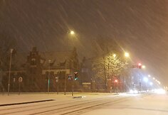 Klaipėdoje ketvirtadienio vakarą sninga itin gausiai.