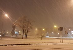 Klaipėdoje ketvirtadienio vakarą sninga itin gausiai.