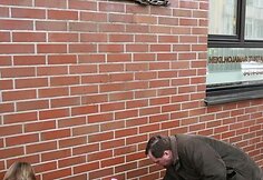 Klaipėdoje prie pastato Vytauto g. 7 (buvęs sovietinis komisariatas) vyko atminimo lentos, iš Afganistano karo 1979–1989 metais negrįžusiems klaipėdiečiams atminti, atidengimo iškilmės.