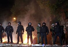 Berlyne ir Hamburge penktadienį paryčiais įvyko susirėmimai su Tarptautinės darbo dienos demonstrantais.