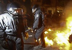 Berlyne ir Hamburge penktadienį paryčiais įvyko susirėmimai su Tarptautinės darbo dienos demonstrantais.