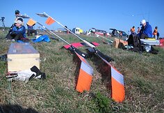 Plačioje pievoje už Palunkio aerodromo (Trakų raj.) vyksta tarptautinės aviamodeliuotojų varžybos BALTIC CUP 2009.